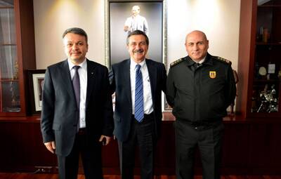 ATAÇ'A TEBRİK ZİYARETLERİ SÜRÜYOR